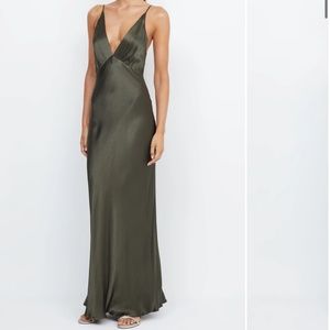 NEW BEC + BRIDGE - MOON DANCE V MAXI DRESS - Sage Green